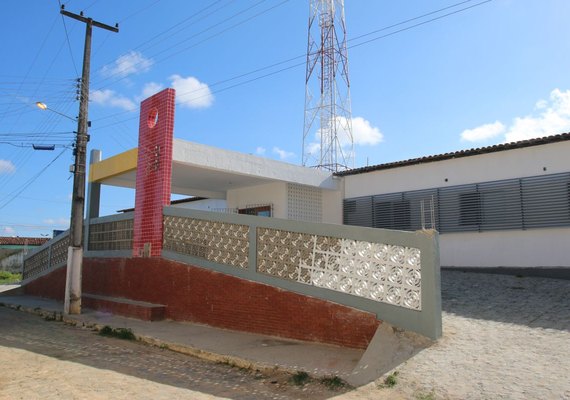 Prefeitura inaugura PSF Terra da Esperança e José Dias e retoma obra de creche