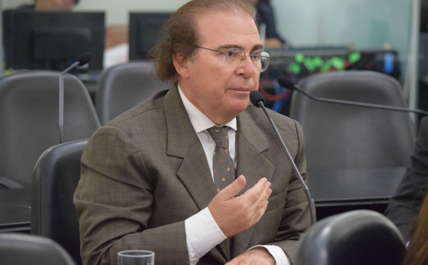 Olavo Calheiros diz que governo de Alagoas precisa rever bases