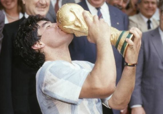Gênio do futebol, Maradona vivenciou o céu e o inferno