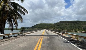 Vídeo sobre cratera em ponte sobre o Rio São Miguel é antigo e problema foi solucionado no ano passado