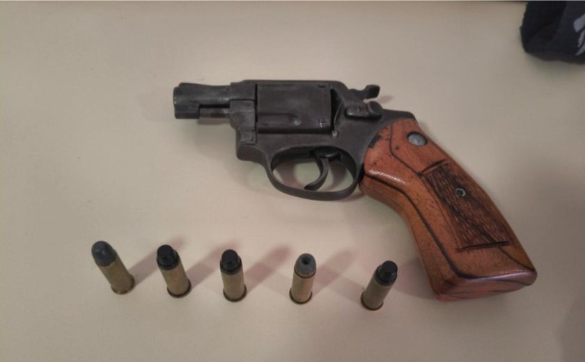 PM apreende quatro armas de fogo em ações no Benedito Bentes