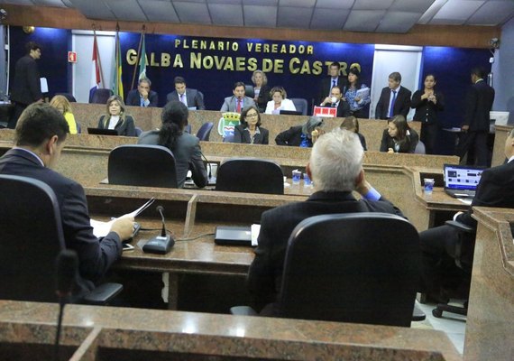 Mudança de regimento na Câmara de Maceió deve permitir reeleição