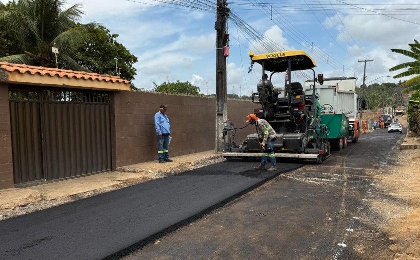 Pavimentação asfáltica chega a mais vias de Ipioca