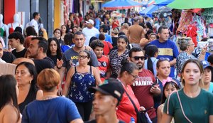 Retardatários lotam lojas do Centro de Maceió para as últimas compras natalinas