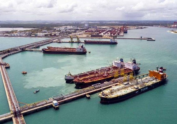 Suape requalifica píer de granéis líquidos  para incrementar movimentação de cargas