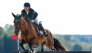 Stephan Barcha é quinto no concurso de saltos do hipismo