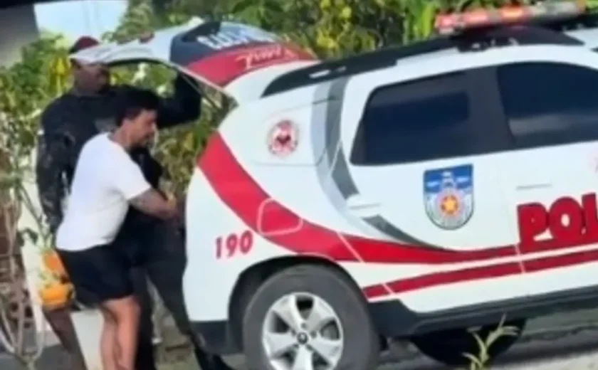 Novas imagens mostram Carlinhos Maia gravando participantes sendo colocados em viatura da PM
