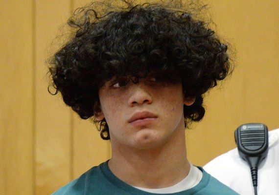 Jovem de 15 anos dos EUA é preso por decapitar colega de escola