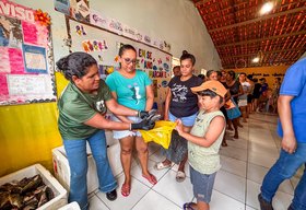 Alagoas sem Fome faz doação de uma tonelada de peixes em Água Branca e Delmiro Gouveia