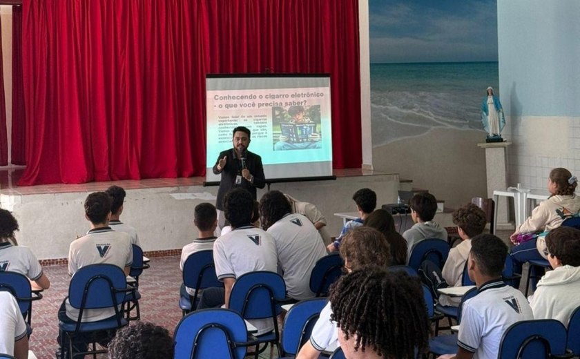 Visa de Maceió promove ação educativa sobre tabagismo e uso de cigarros eletrônicos
