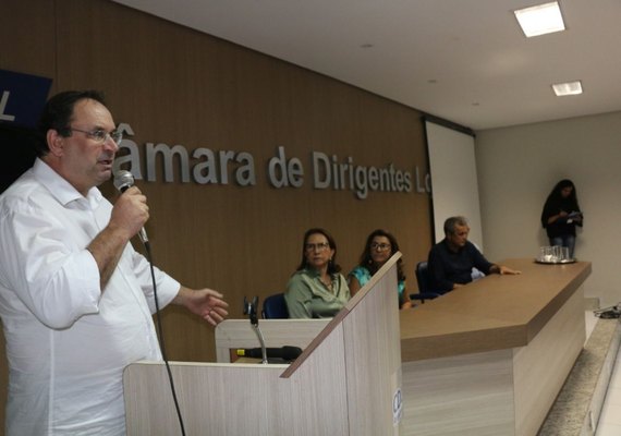 Luciano anuncia mais obras para Arapiraca