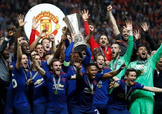Manchester United vence Ajax e fatura título da Liga Europa