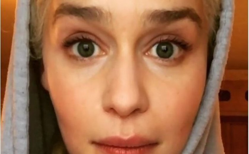 Emilia Clarke publica vídeo voltando ao set da 7ª temporada de Game of Thrones