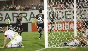 Corinthians é cirúrgico e vence a Chapecoense por 1x0 com gol de Jô