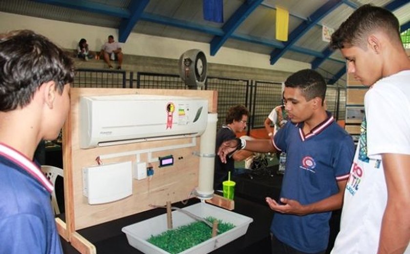 Escolas estaduais levam 17 projetos para Feira de Ciência e Tecnologia