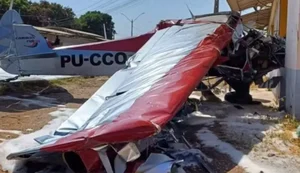 O que se sabe sobre a queda do avião que atingiu van e moto em rodovia