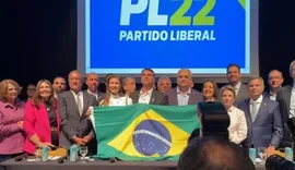 Vídeo: Flávio Bolsonaro anuncia Alfredo Gaspar como candidato a vice em chapa presidencial