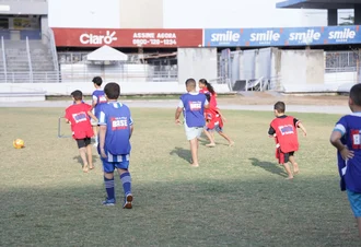 Jogando pela paz: iniciativa do MPAL promove tarde de lazer para filhos de torcedores do CSA e CRB