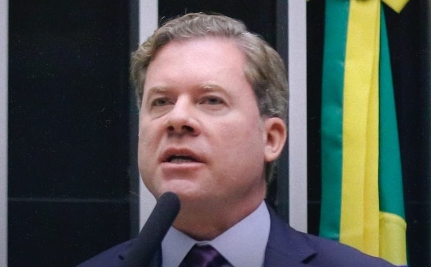 Marx Beltrão critica criação de 'mais um comitê' e diz que governo troca ação por reuniões enquanto alagoanos seguem humilhados nas filas do INSS