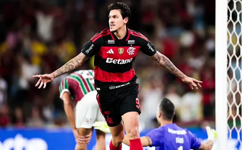 Com dois gols de Pedro, Flamengo vence Fluminense pelo Brasileirão