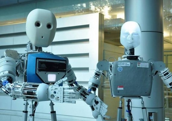 Casal de Cingapura inventa robô que imita expressões e gestos de humanos à distância