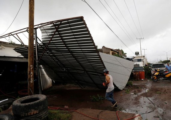 No México, furacão Willa perde força e é rebaixado para depressão tropical