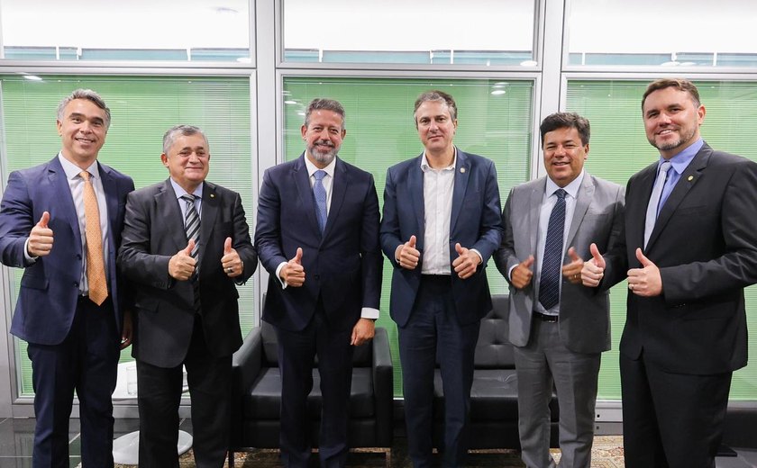 Arthur Lira coordena reunião que sela acordo e destrava projeto do novo Ensino Médio