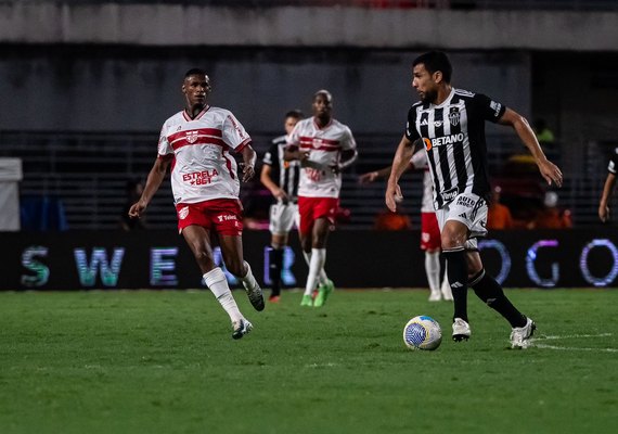 CRB pode poupar titulares contra o Operário