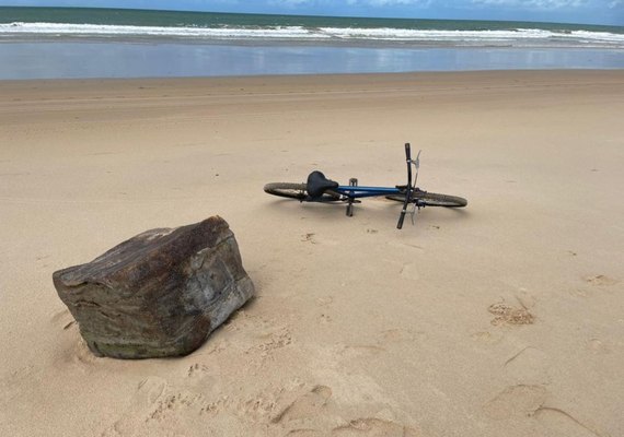 Fardos de borracha voltam a aparecer no litoral alagoano