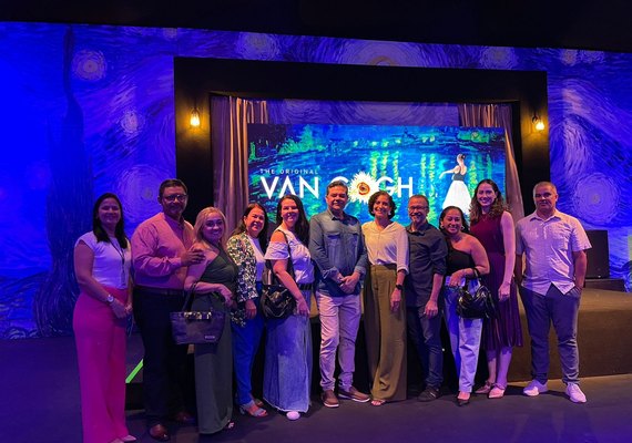 Sistema S e entidades do turismo realizam visita técnica na exposição imersiva “Van Gogh Live 8k” em Maceió