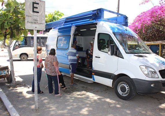 Sala do empreendedor itinerante formalizou ações no bairro do Benedito Bentes