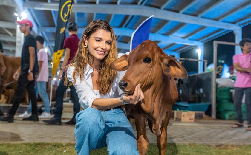 Marina Candia prestigia abertura da 74ª Expoagro