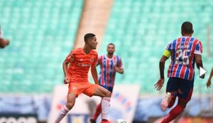 Internacional vence Bahia e cola na vice-liderança do Brasileiro