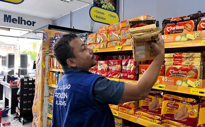 Procon Alagoas autua mercados em Tanque d'Arca por venda ilegal de produtos vencidos