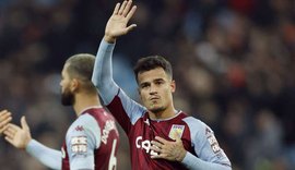 Philippe Coutinho estreia com gol e salva Aston Villa contra o Manchester United