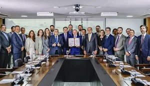 Lula sanciona Lei Antifacção e defende prisão de magnatas do crime