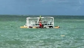 Catamarã afunda na orla de Maceió