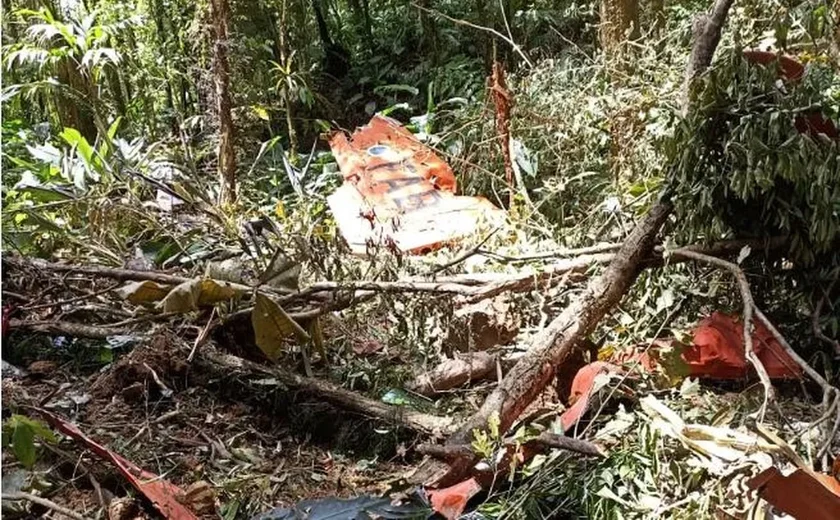 Avião da FAB que desapareceu é encontrado em SC; dois ocupantes morreram