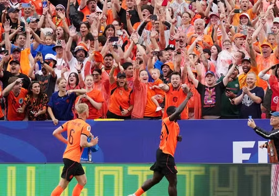 Holanda vence a Tunísia e enfrenta o Marrocos na segunda fase