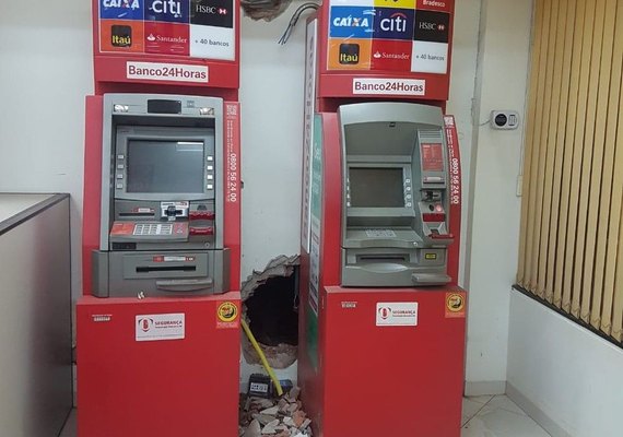 Criminosos invadem autoescola para arrombar caixas eletrônicos de farmácia