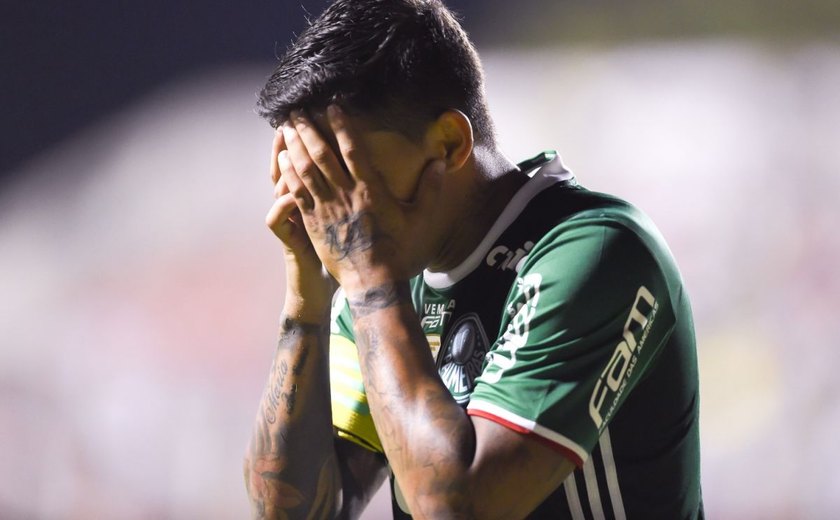 Palmeiras joga muito mal e perde a primeira partida com novo técnico