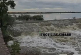 Fortes chuvas causam estragos em Delmiro Gouveia e Piranhas; população enfrenta alagamentos e prejuízos