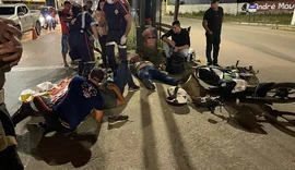 Acidente entre motocicleta e caminhonete deixa duas pessoas feridas em Arapiraca