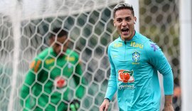 Tite esboça seleção com possível estreia de Antony entre os titulares