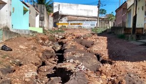 Temporal deixa ruas intransitáveis em Arapiraca