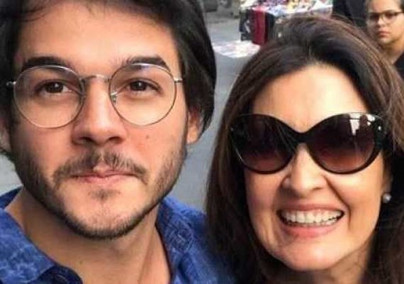 Fátima Bernardes se declara em foto com o namorado Túlio Gadêlha