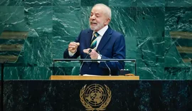 Lula critica sanções e diz que Brasil resiste na defesa da democracia