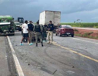 Motorista morre após colisão entre carro e caminhão na BR-424, em Marechal Deodoro