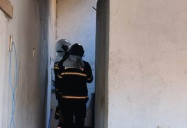 Incêndio em residência mobiliza Corpo de Bombeiros no bairro Levada