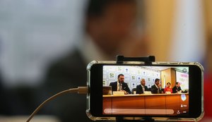 Ministério da Saúde informa que Brasil tem 621 casos confirmados de Covid-19